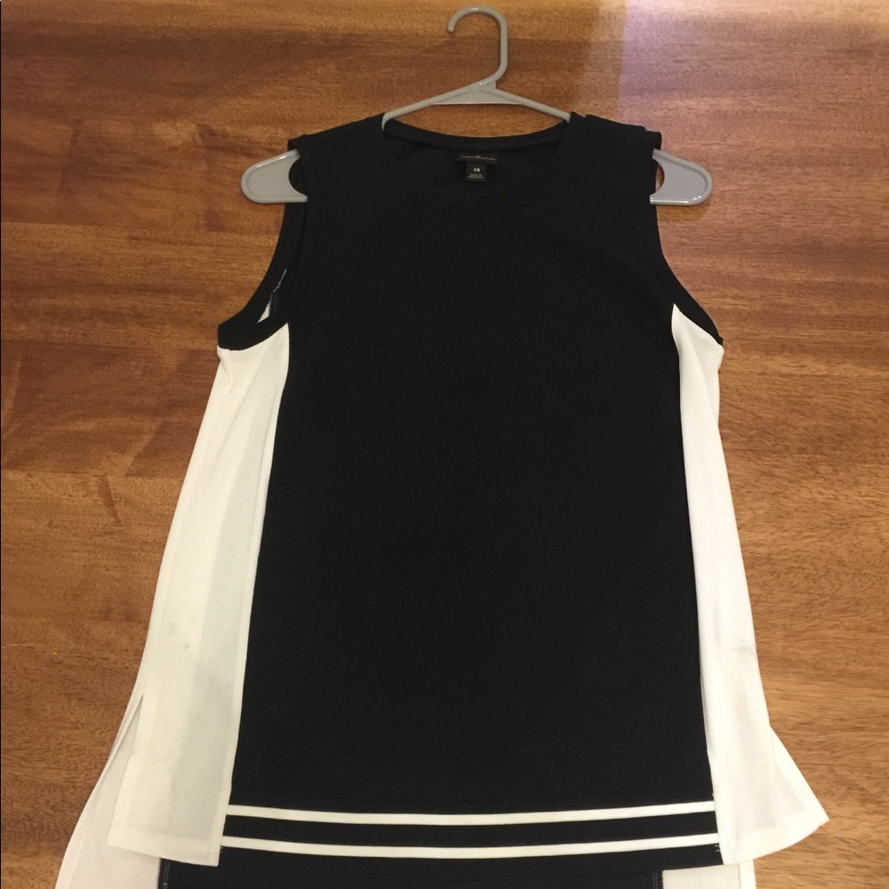 White & black paneled top